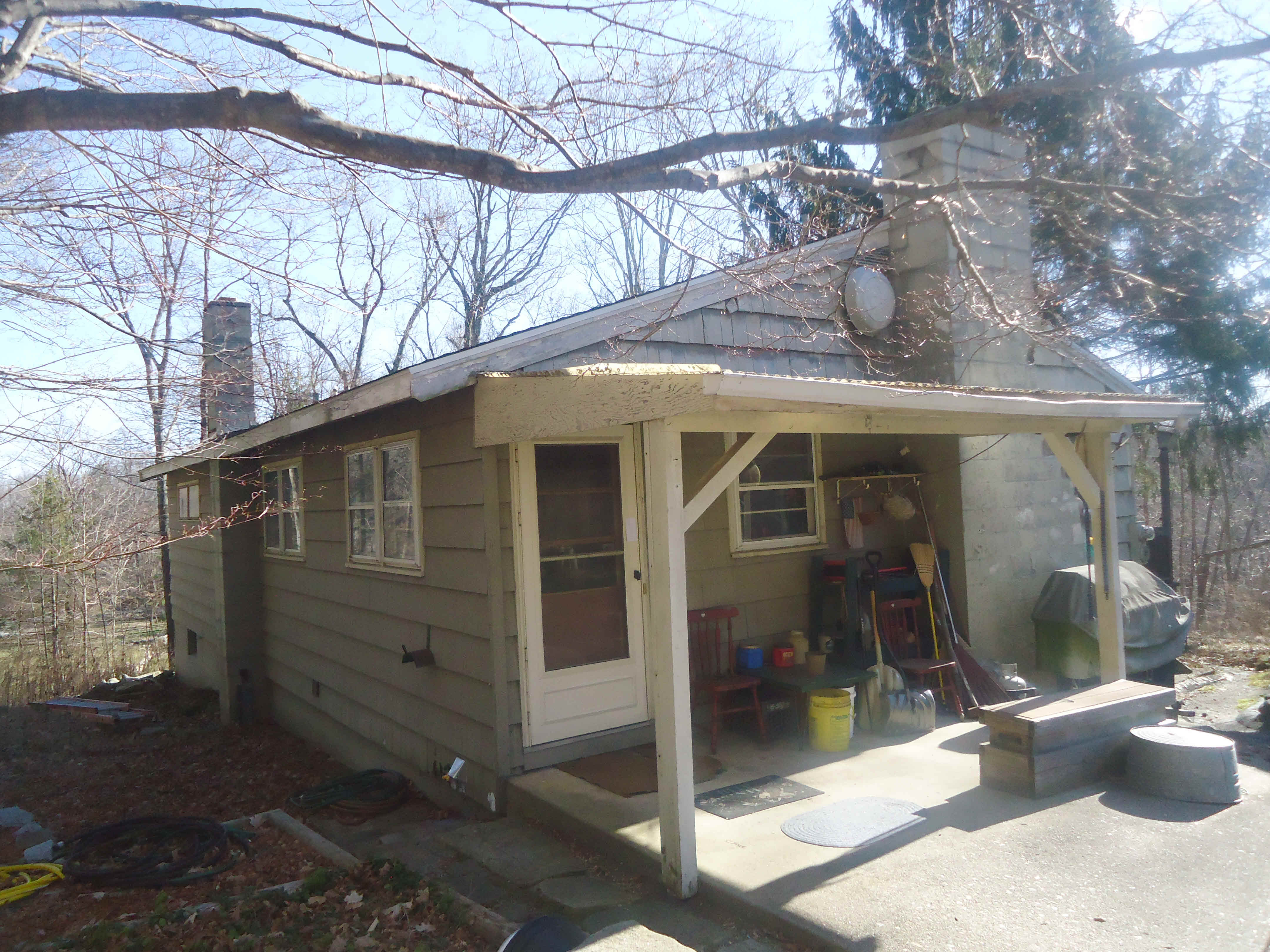 Building photograph for 19 EABOW BROOK RD WEST